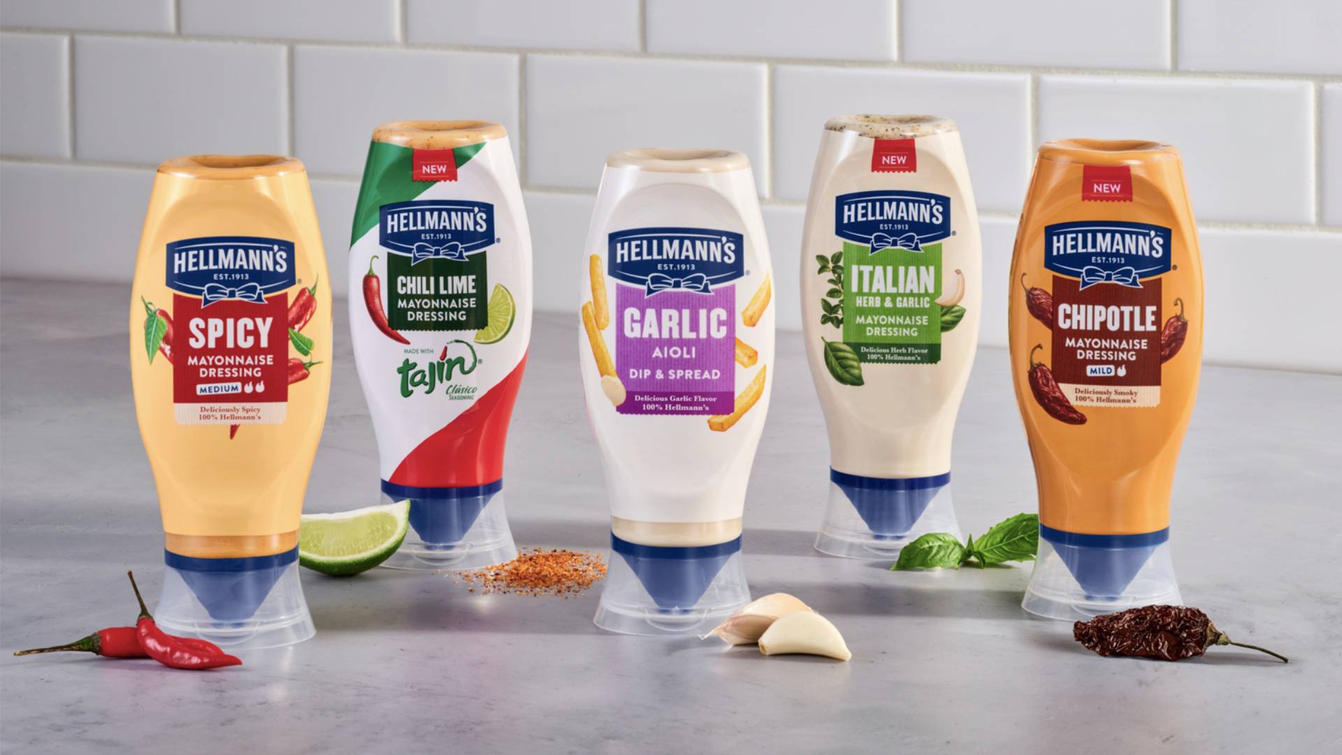 Eine Reihe Mayonnaise-Produkte von Hellmann‘s aus dem Foods-Bereich von Unilever.