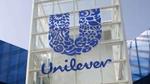 Unilever-Logo an einem Bürogebäude.